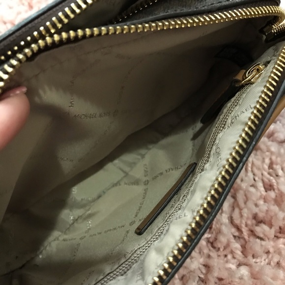 MICHAEL KORS CROSSBODY BAG - Picture 8 of 8